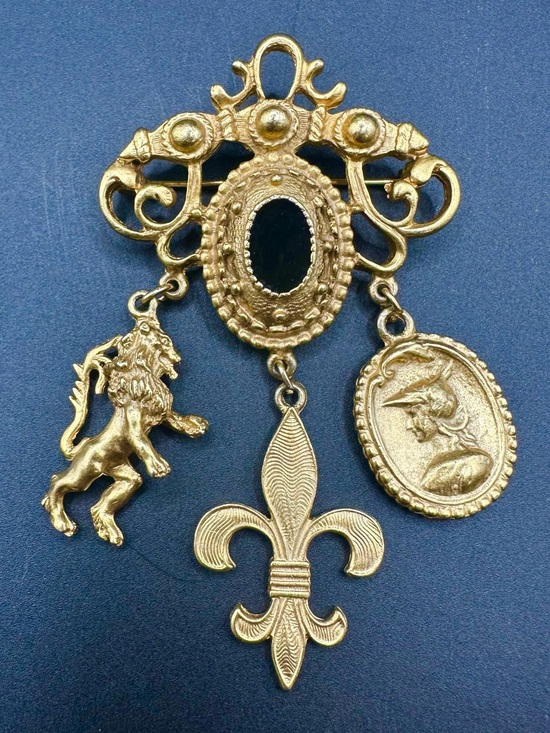 Source Unknown Jewelry - Vintage Heraldic Charm Brooch Pin Gold Tone Fleur de Lis Lion Cameo Etruscan